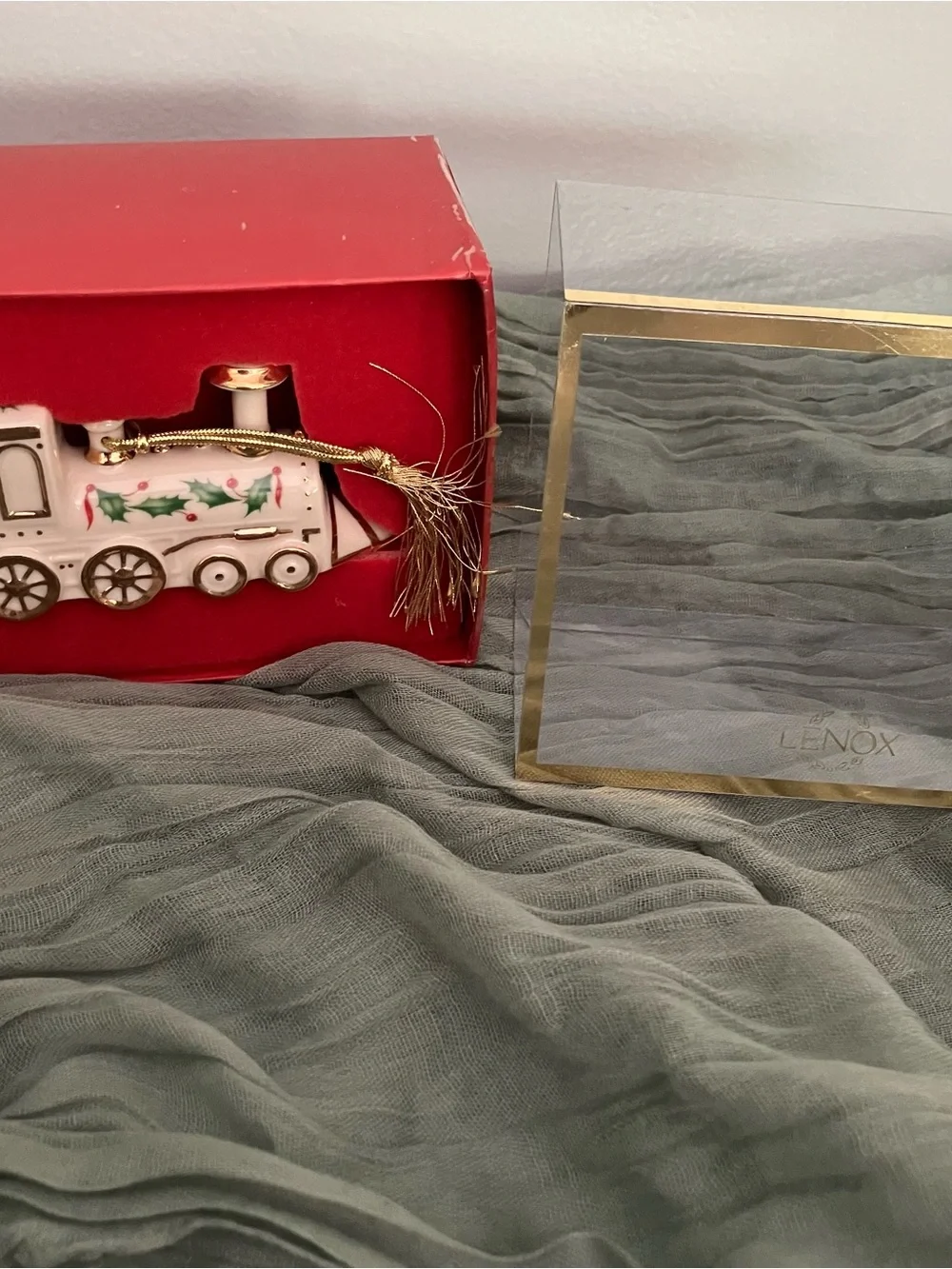 Lenox Porcelain Train 2000 Ornament with Gold Accents